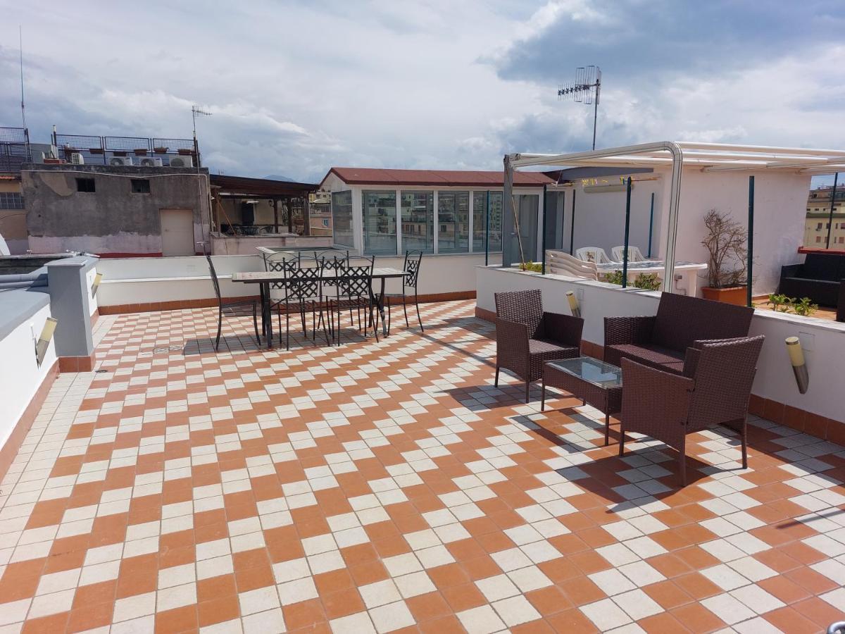 Appartement Raggio Di Sole à Naples Extérieur photo